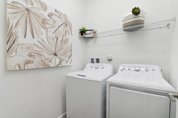32 Laundry 01