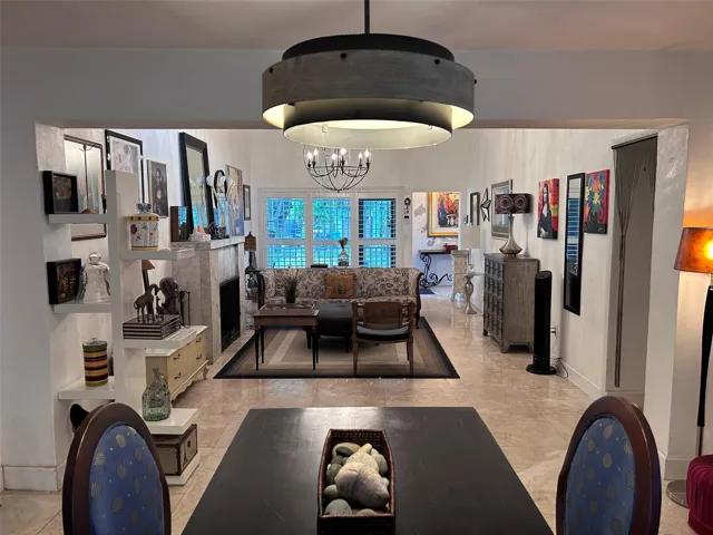 LIVING AREA 2