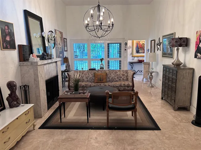 LIVING AREA 1
