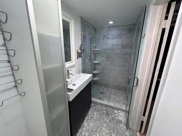 ENSUITE BATHROOM 1