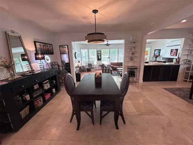 DINING AREA 2
