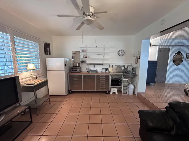 ENSUITE KITCHEN 1