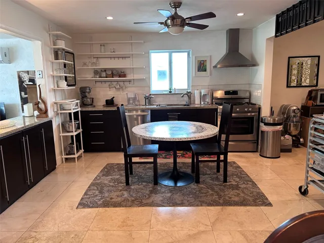 KITCHEN 1