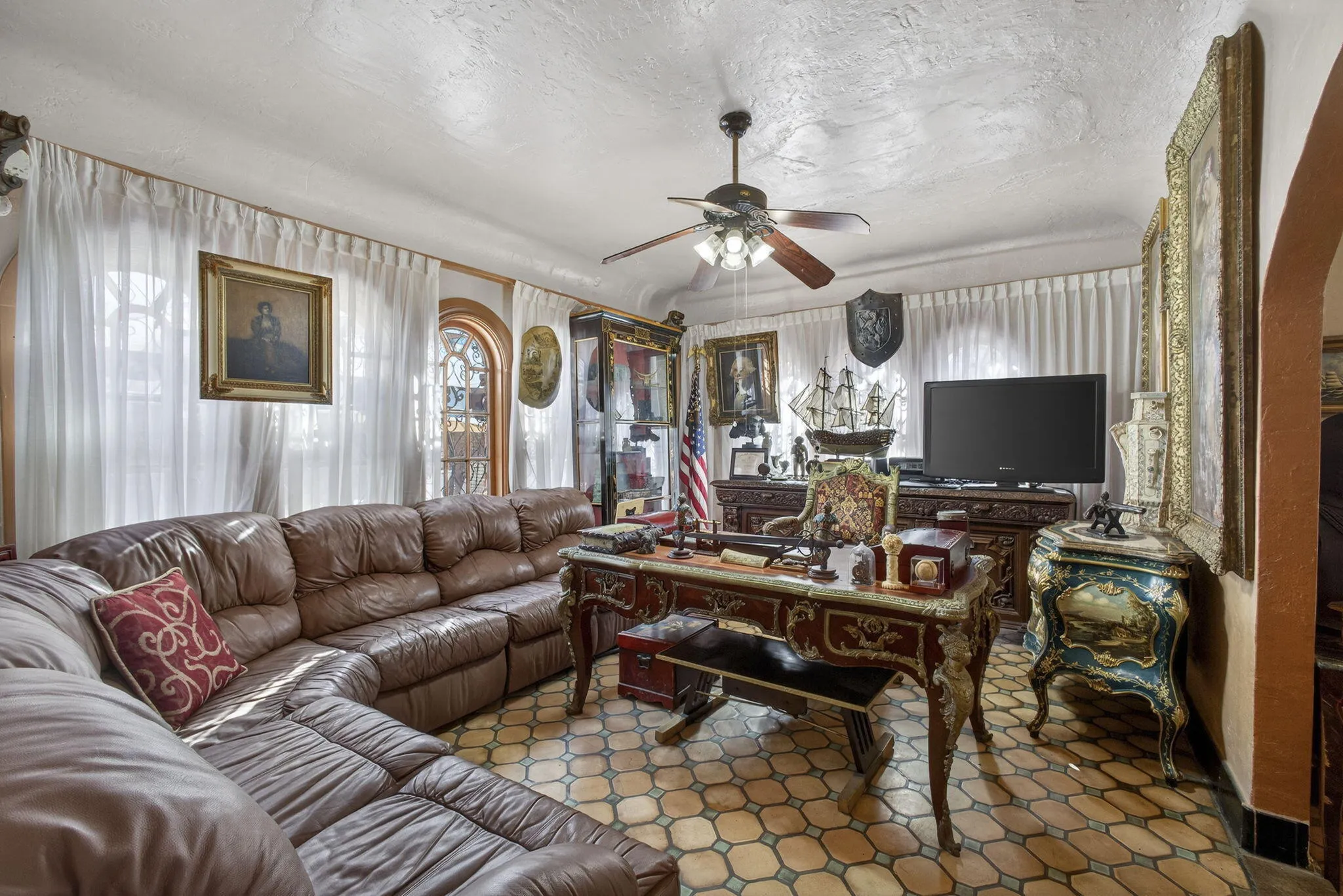 currently used as office. Could be billiards room or second sitting room. Could blow out window to pool area.