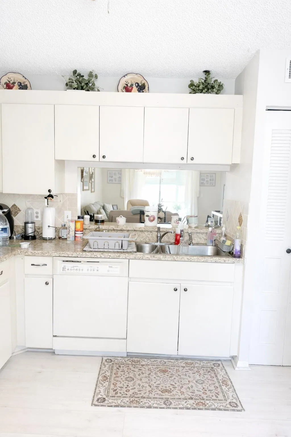 669810th ave 106 kitchen683c5