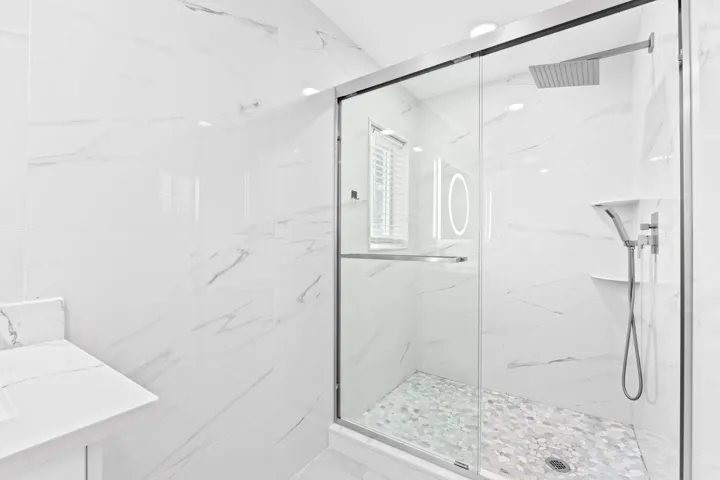 Main Bathroom 2