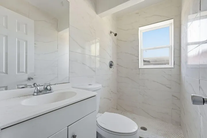 10_406_NW_7th_Ct_Hallandale_Beach_FL_330