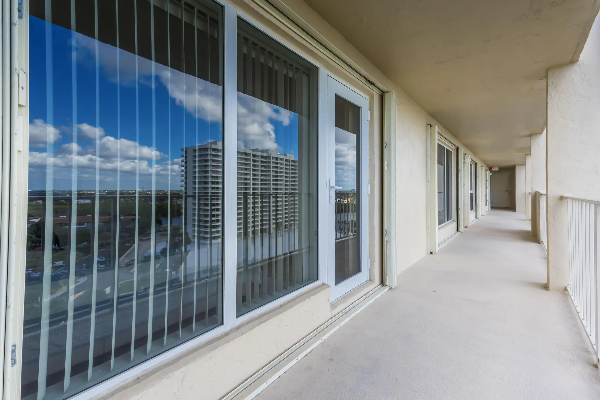 034