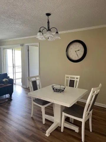Dining 2