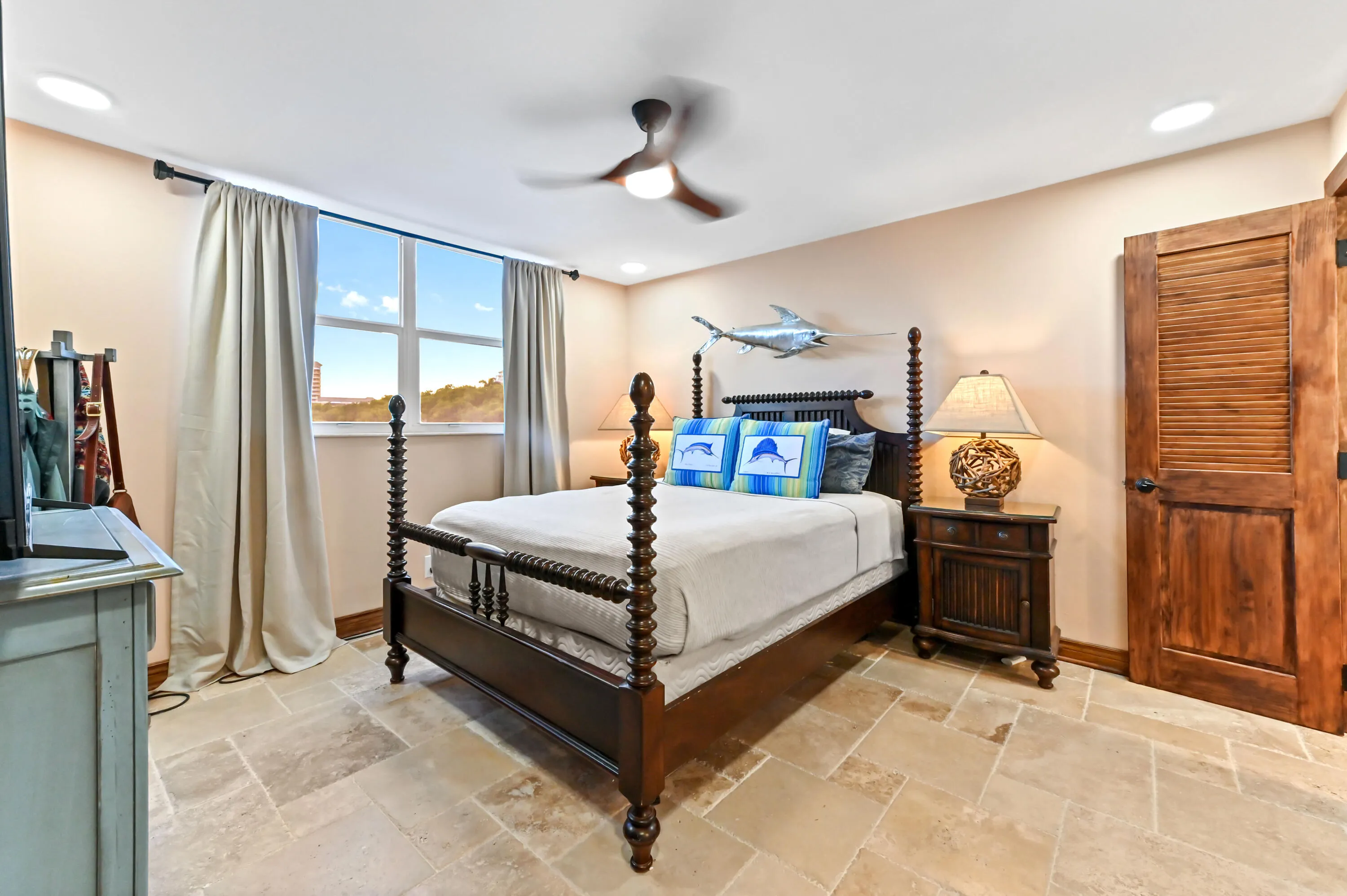 16 bedroom 02
