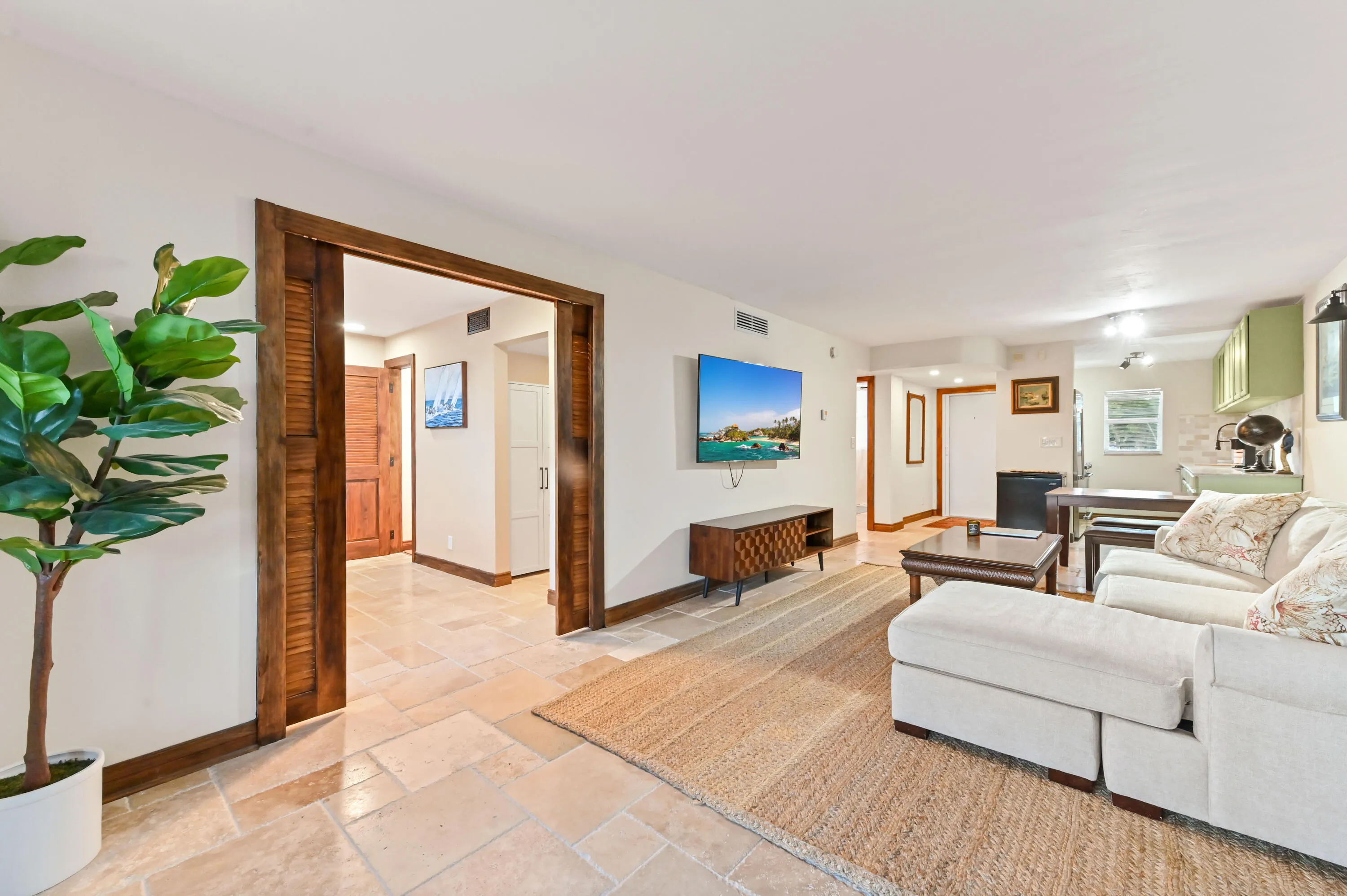 12 living room 04