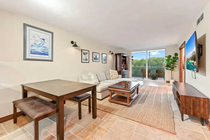 03 dining area 01