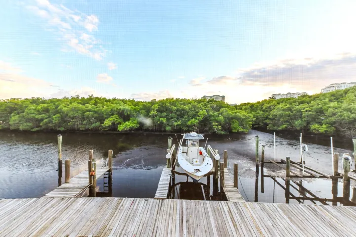 27 boat dock 01