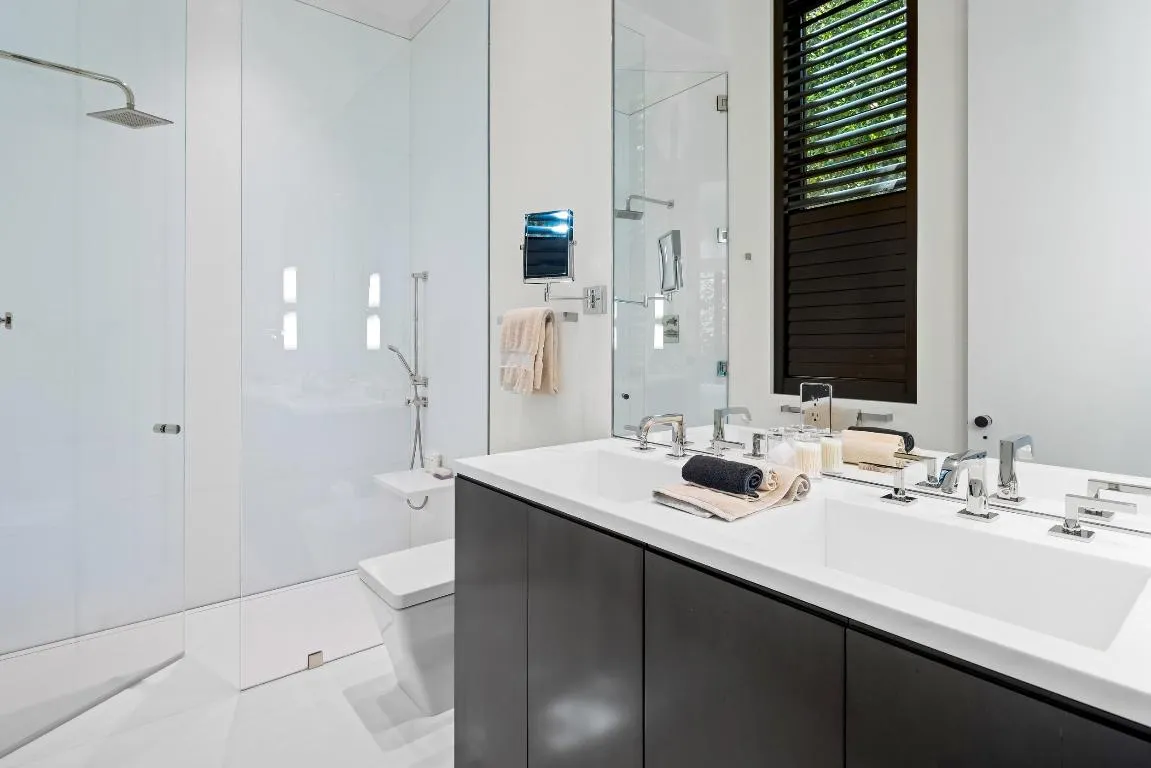 Guest House Bath