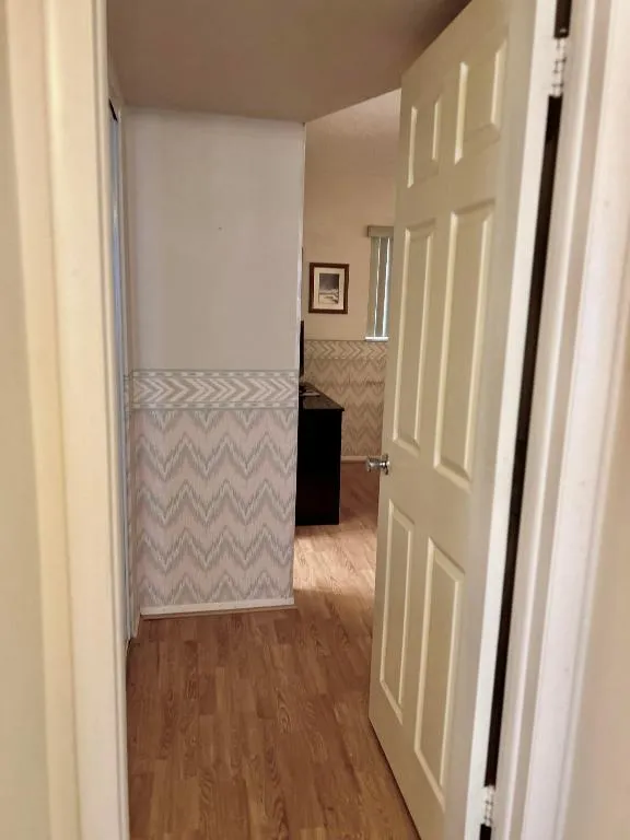 entrance to primary bdrm