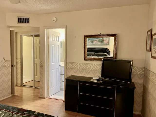 Primary bdrm