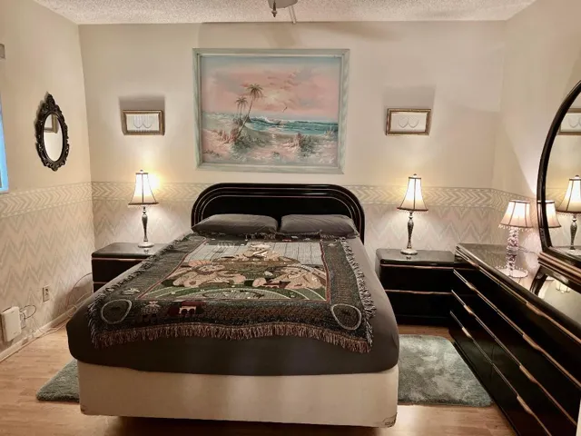 Primary bdrm