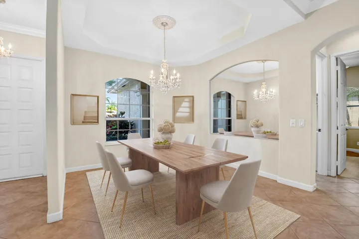 Formal Dining_Virtually Staged