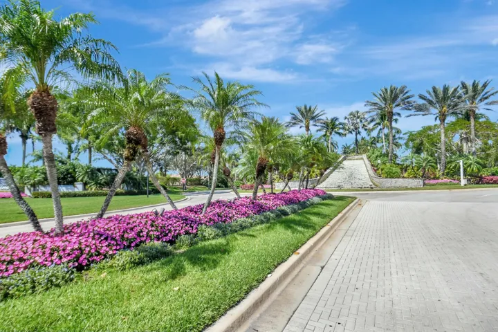 Baywinds Entrance_waterfall