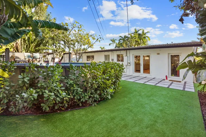 30 Backyard 02