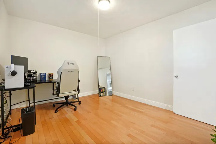 27 office 03