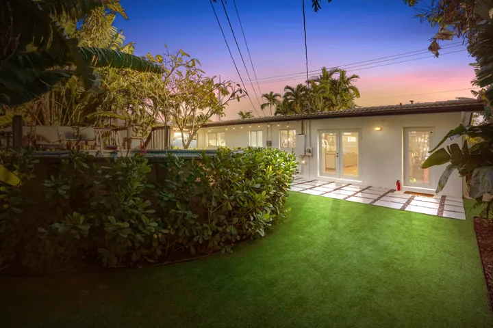 30 Backyard 02-TW