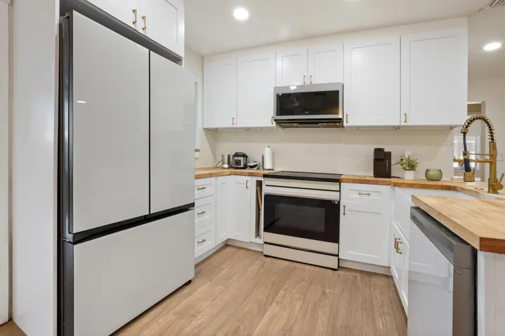 17 Kitchen 02