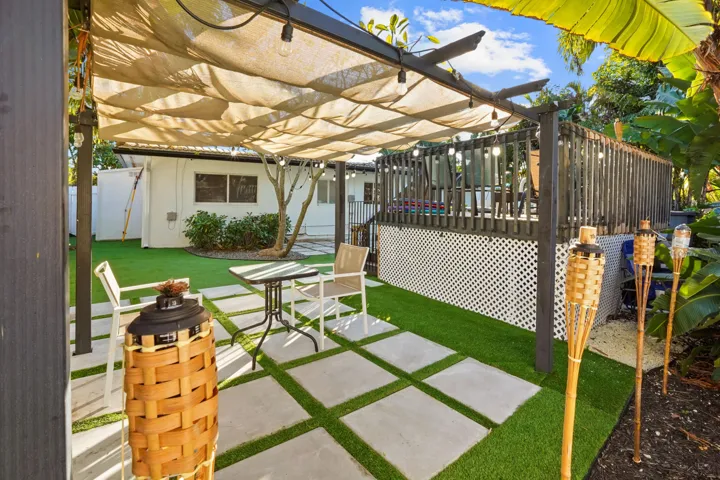 33 Backyard 05