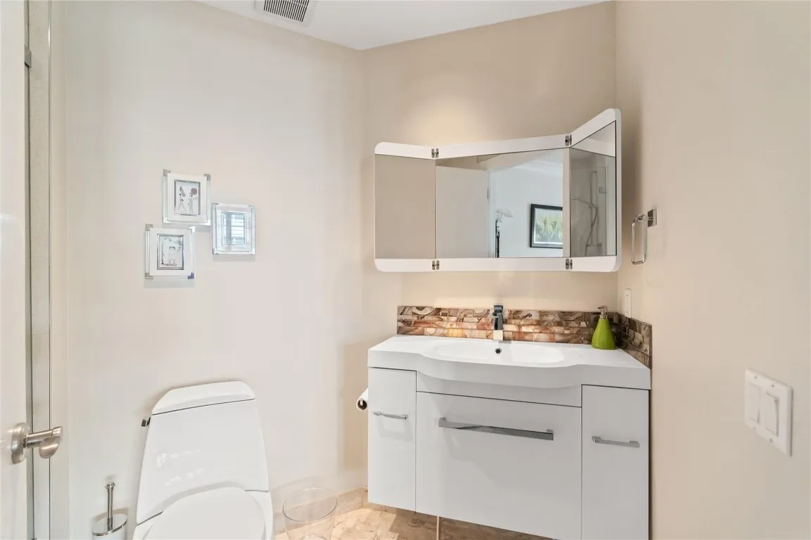 BATHROOM #2