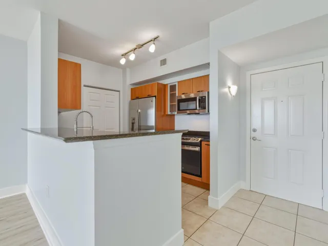 Kitchen Foyer