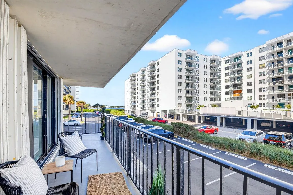 40 Foot Balcony