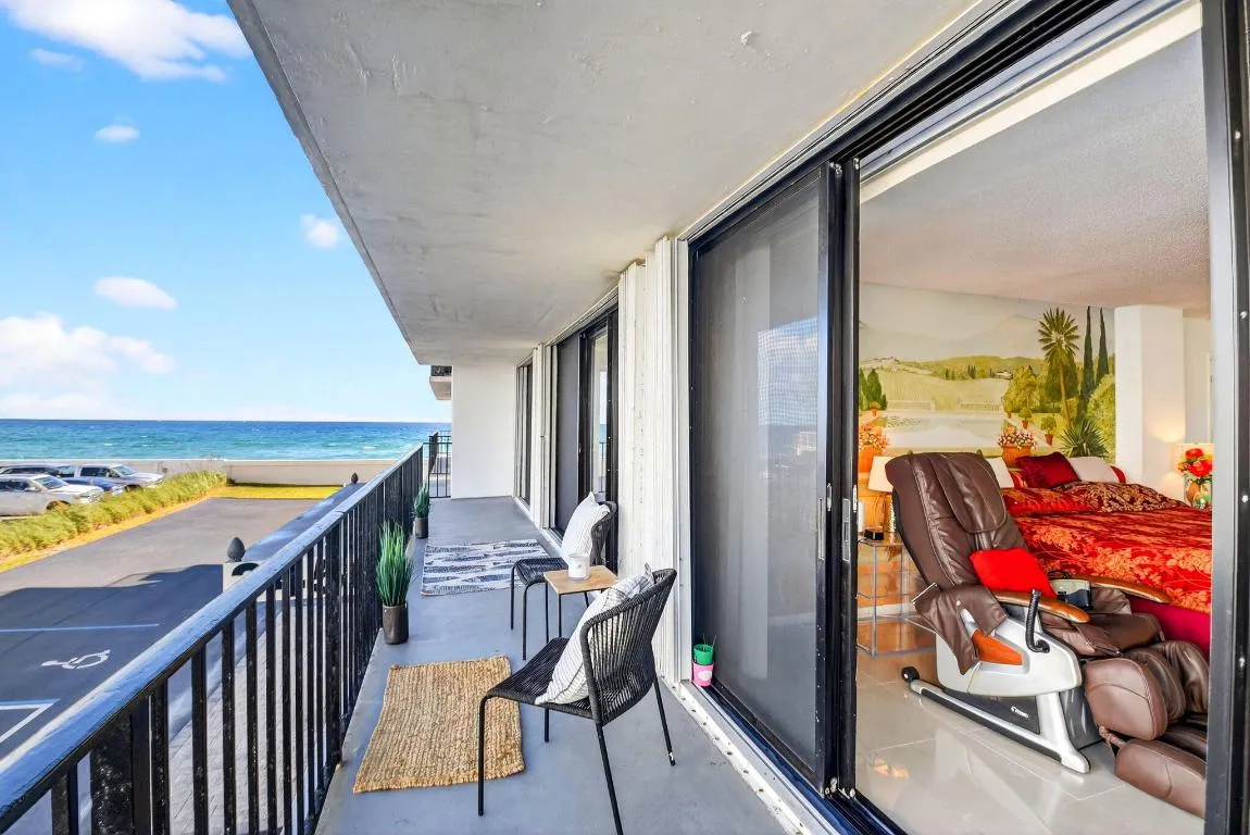 40 Foot Balcony