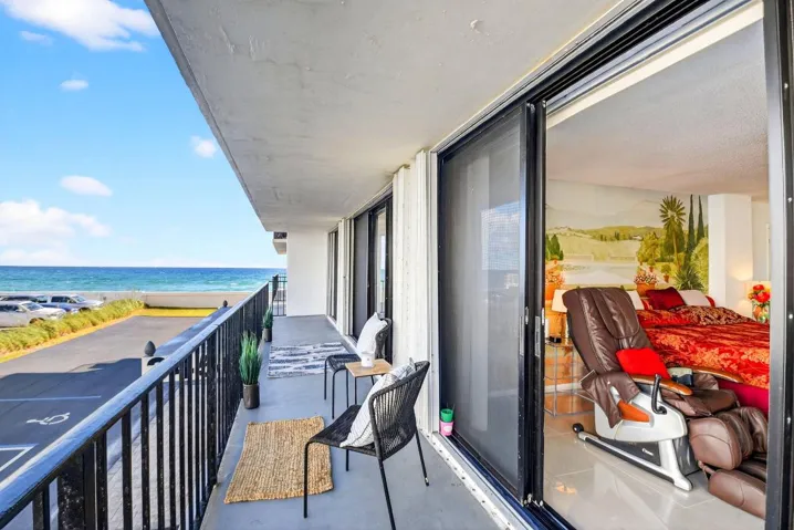 40 Foot Balcony