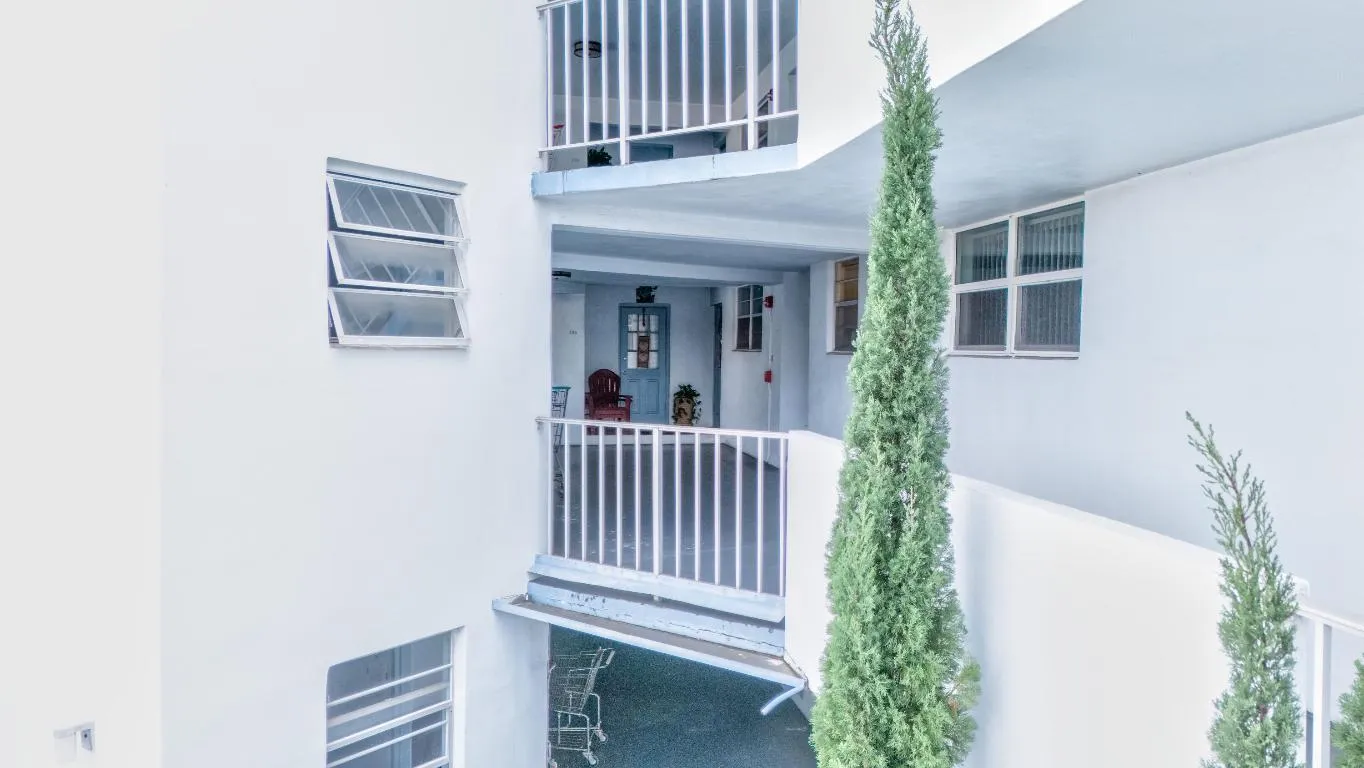 02_1400_Tallwood_Ave_APT_2062_mls