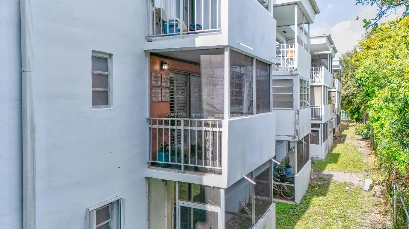 14_1400_Tallwood_Ave_APT_20614_mls