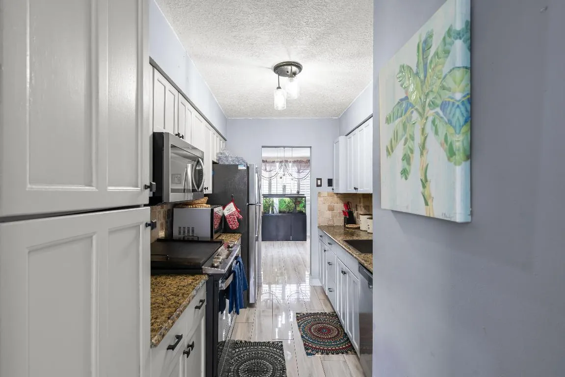 04_1400_Tallwood_Ave_APT_2064_mls
