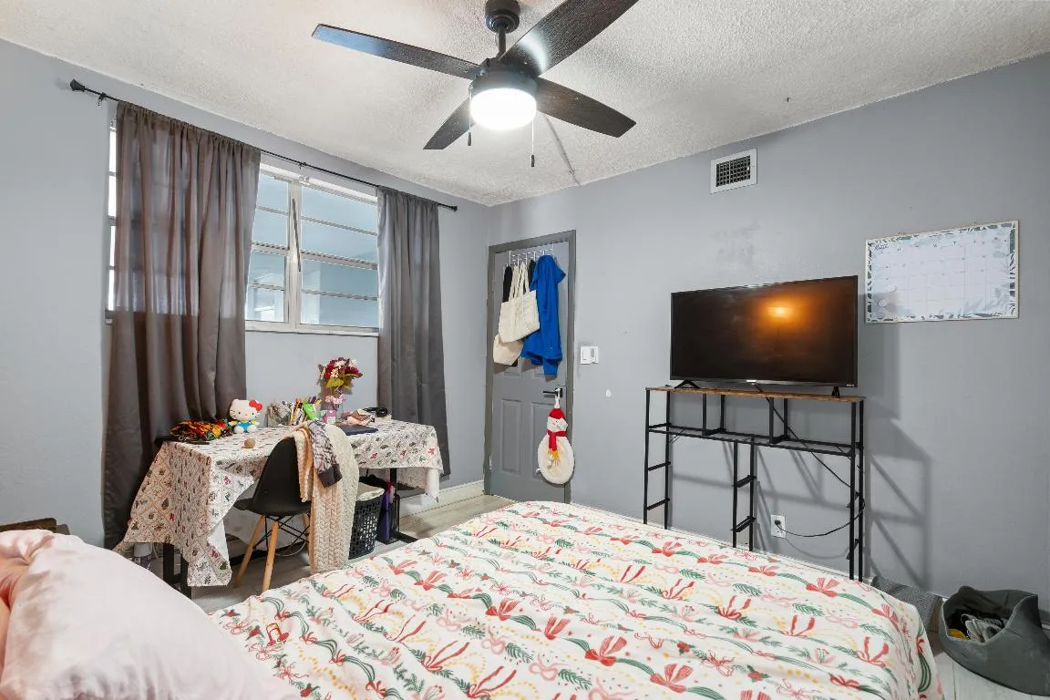 25_1400_Tallwood_Ave_APT_20625_mls