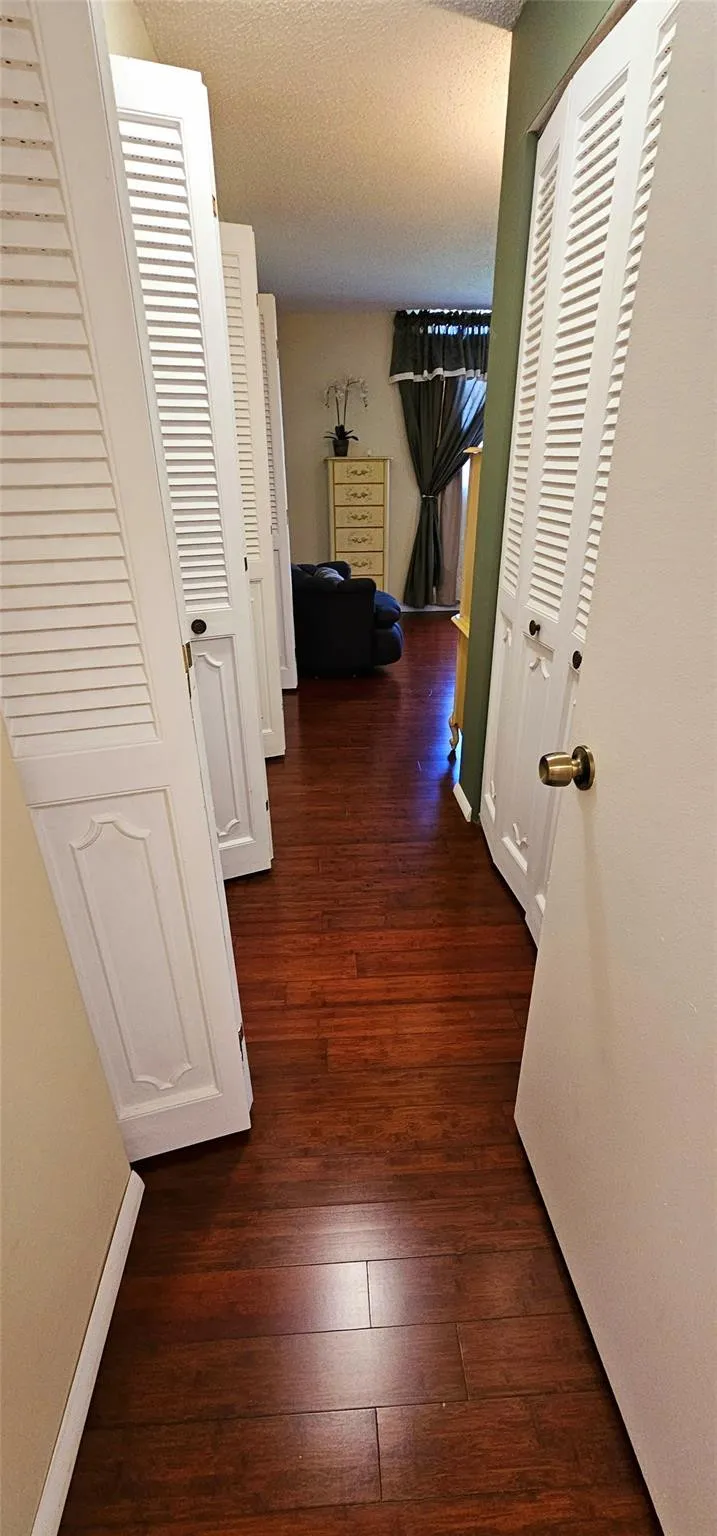 TONS OF CLOSETS