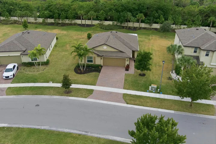 868_Bent_Creek_Dr_004