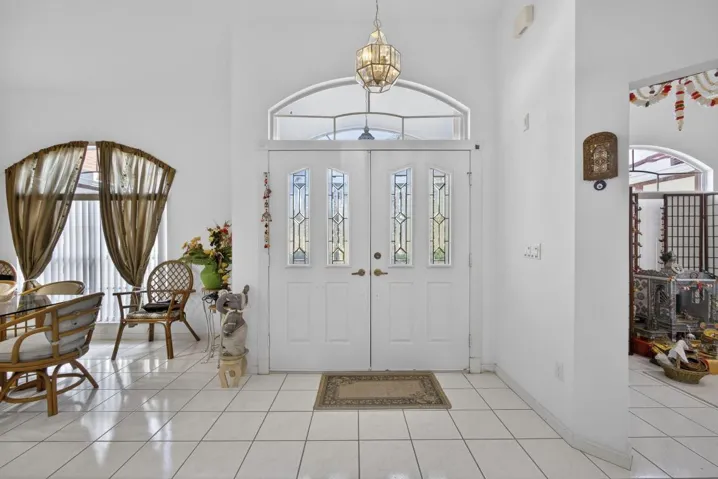 DOUBLE DOOR ENTRY