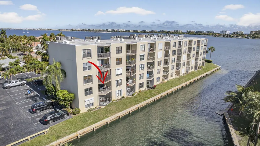 Hidden Harbour of the Palm Beaches