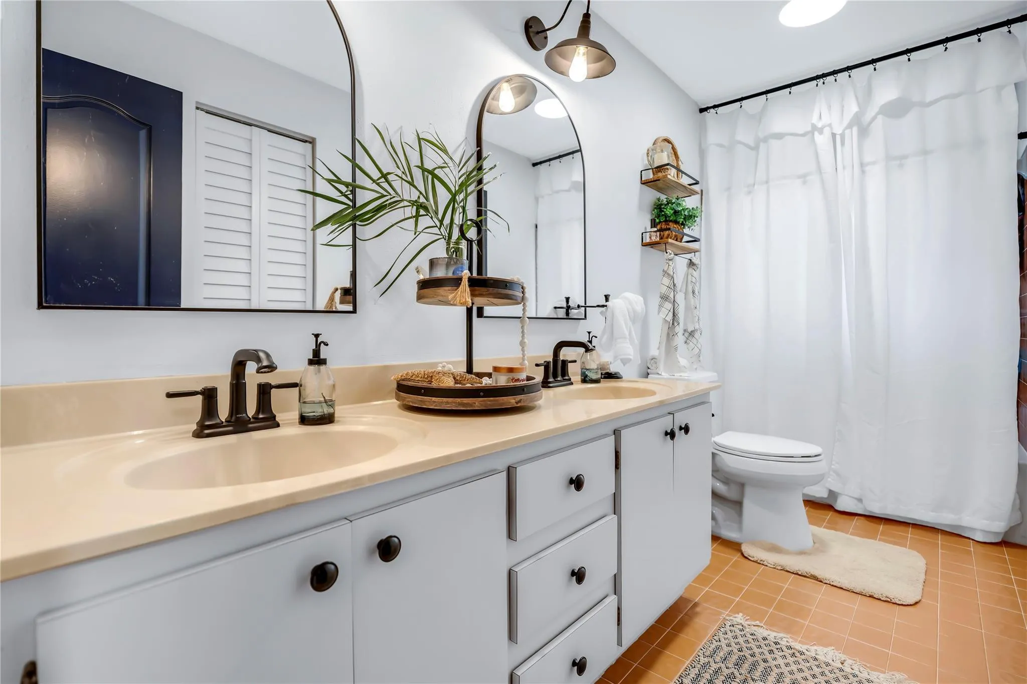 Guest Bathroom 1