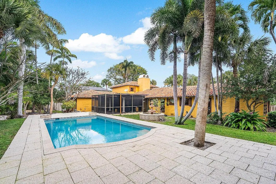 049-334PalmTrail-DelrayBeach-FL-33483-SM