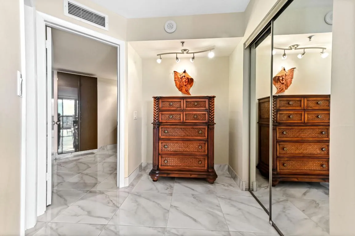 DRESSING AREA