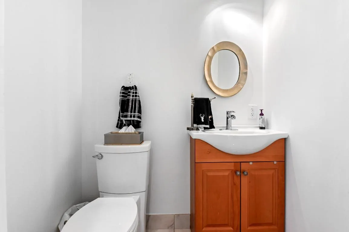 POWDER ROOM