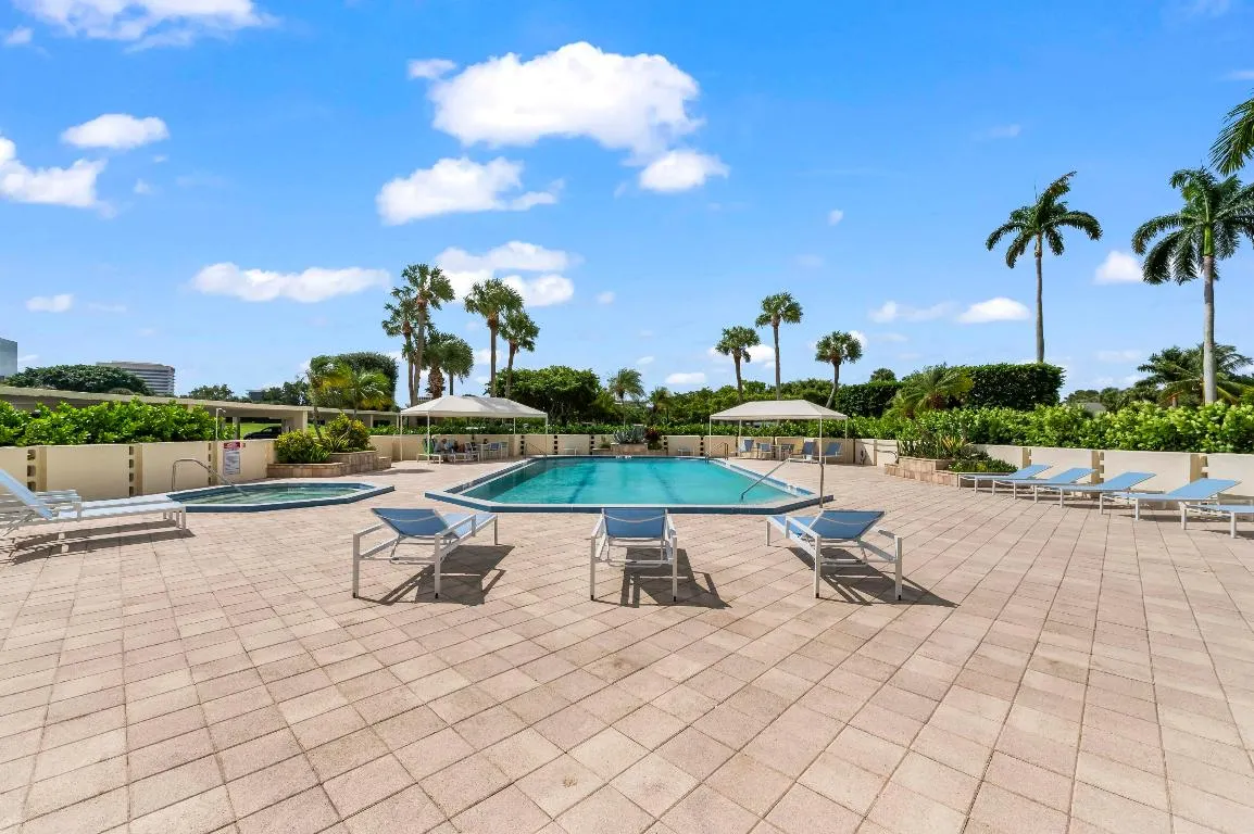 40 Swimming Pool 04