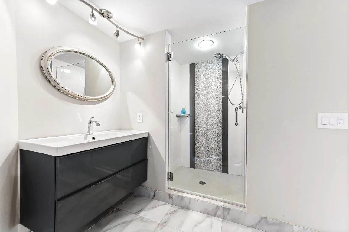 PRINCIPAL BATH