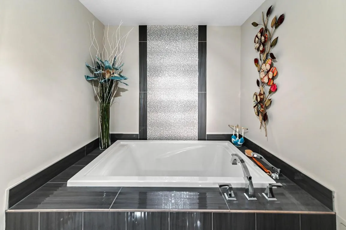 PRINCIPAL BATH