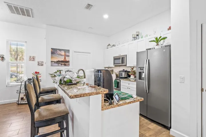 1035_34th_Avenue_SW-119_24