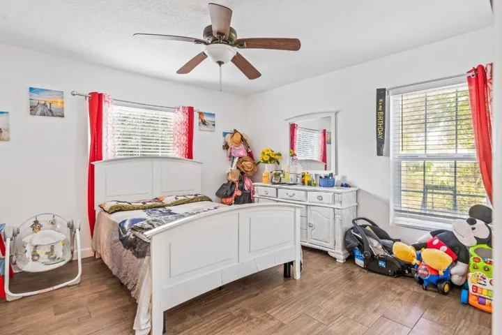 1035_34th_Avenue_SW-39_38